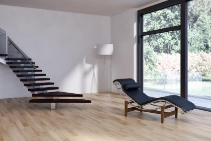 Flooring-installer-laying-hybrid-floor Flooring installation Melbourne – hybrid flooring process